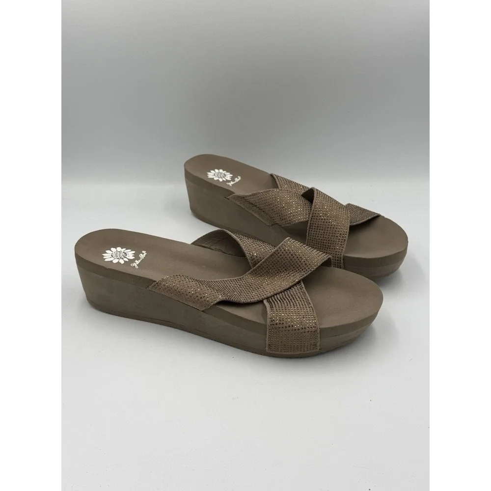 Yellow Box Jello Rhinestone Flip Flops Wedge Sandals Beige Tan Women's Size 9.5 - Picture 4 of 11